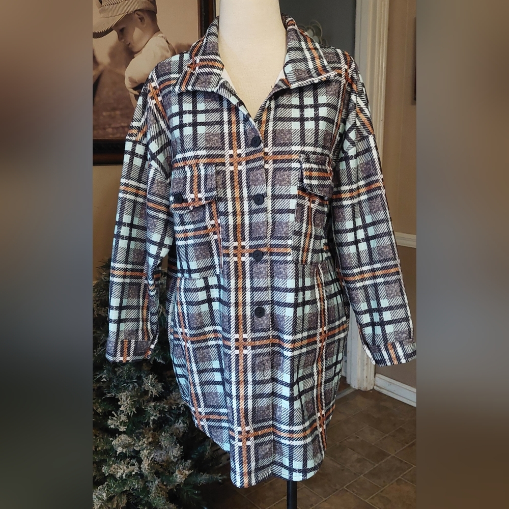 BEAUTIFUL SIZE XL WOMEN'S COMFORT OUTFITTER PLAID SHACKET/ JACKET